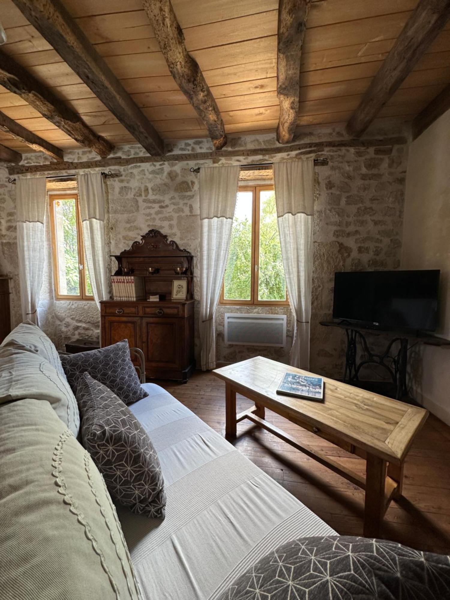 Gite Le Relais De La Diligence Saint-Lazare Zewnętrze zdjęcie