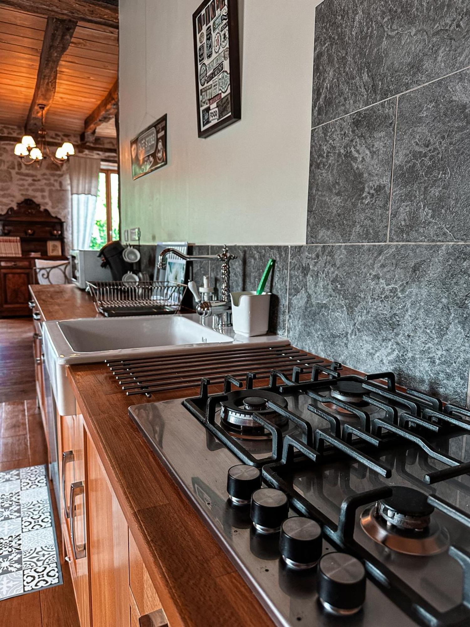 Gite Le Relais De La Diligence Saint-Lazare Zewnętrze zdjęcie